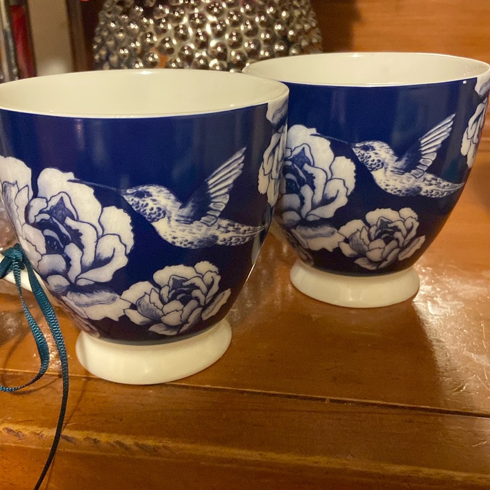 Tea sippin cups